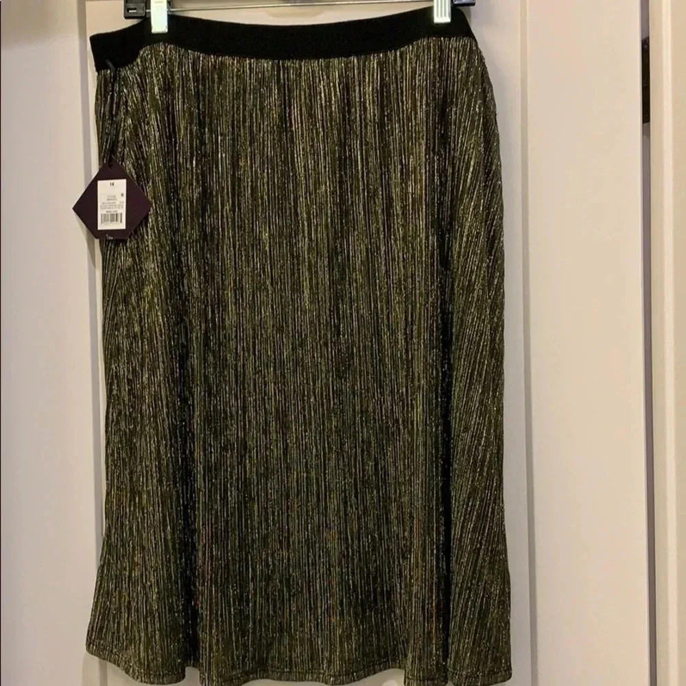Ava & Viv Metallic Pleated Skirt Ebony Size 4X NWT